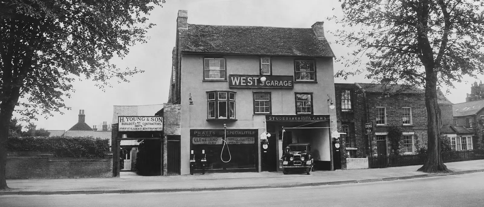 The original Wests Garage in 1926